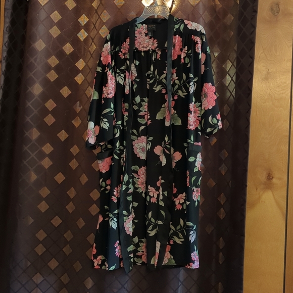 Forever 21 Beach Kimono - Picture 1 of 6